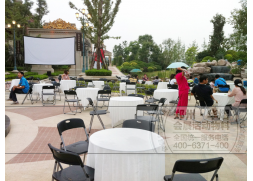 石家莊知名汽車(chē)品牌玻璃桌折疊椅租賃現(xiàn)場(chǎng)  鄭州玻璃桌租賃 鄭州折疊椅租賃